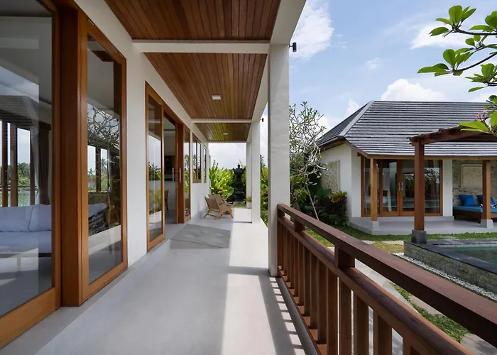 Oemah Manureva Ubud Villa *